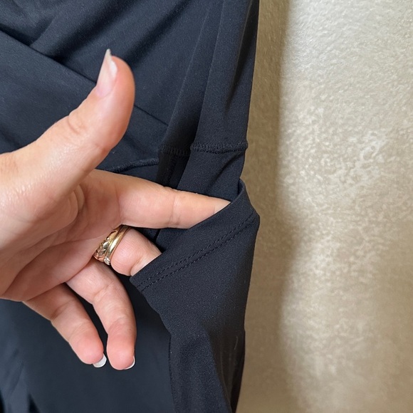 HALARA Women's Sleek Black Crossover Leggings sz large | new without tags - Picture 4 of 7